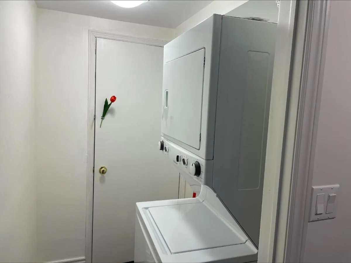 Homestay Btn Family-Style Bustling Area Self-Check-In So Fast Fiber Net Free Parking Apartment Toronto Canada