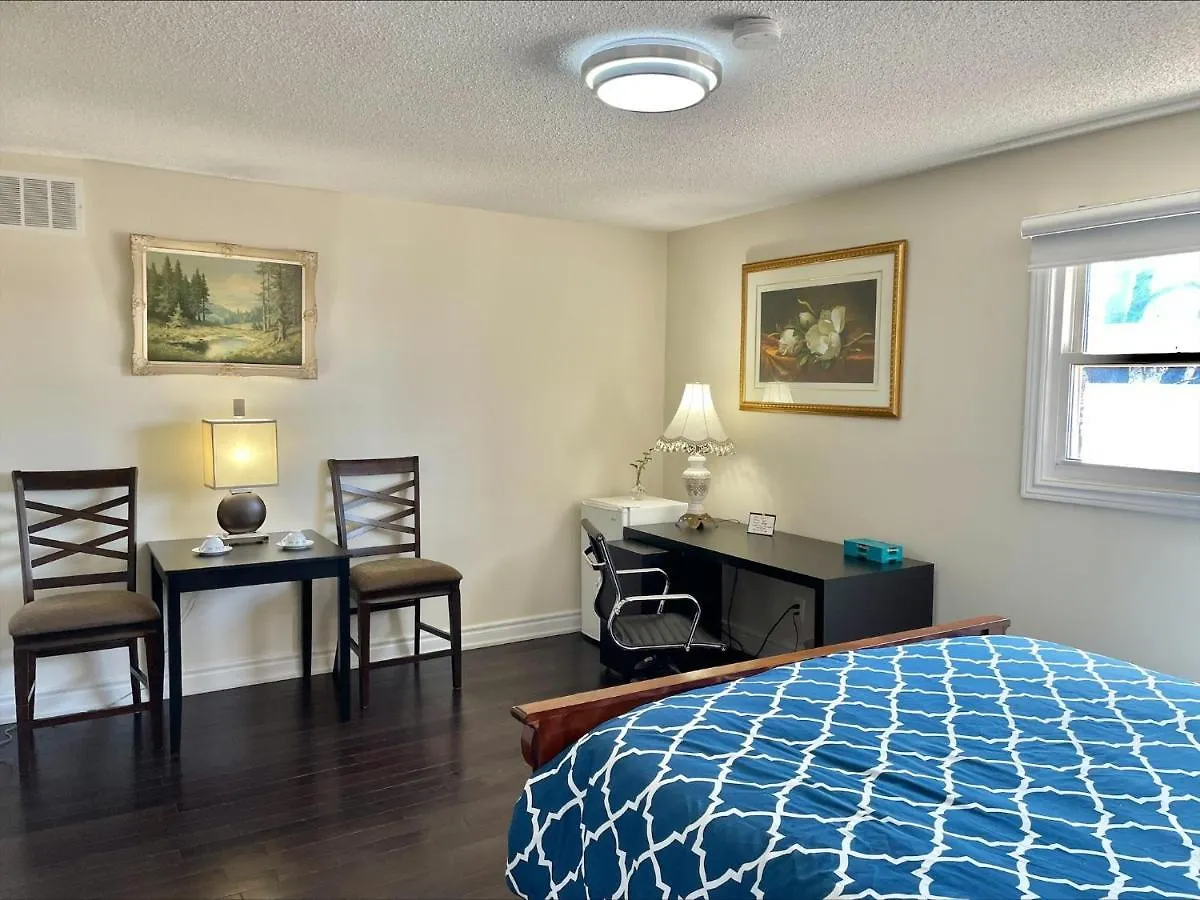 Btn Family-Style Bustling Area Self-Check-In So Fast Fiber Net Free Parking Apartment Toronto Canada