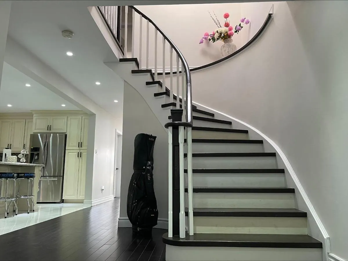 Homestay Btn Family-Style Bustling Area Self-Check-In So Fast Fiber Net Free Parking Apartment Toronto