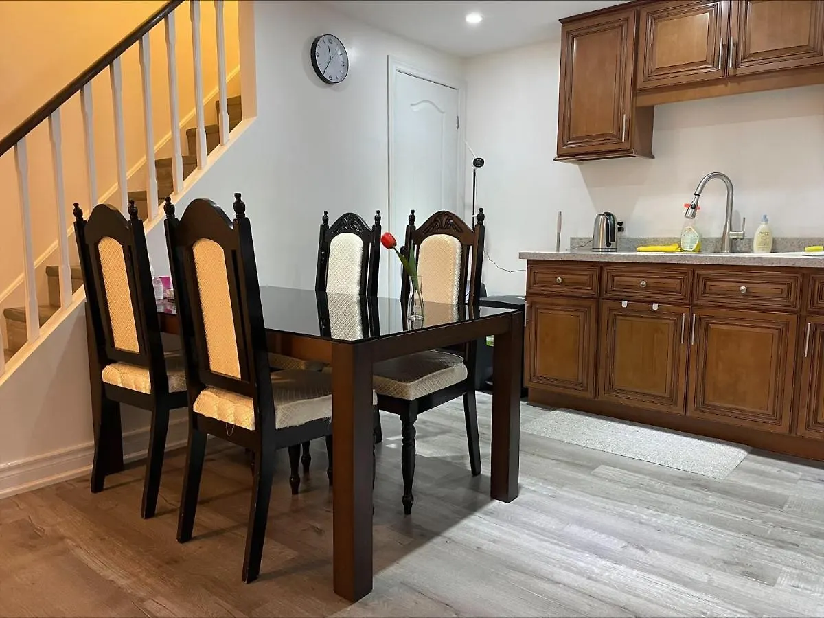 Appartement Btn Family-Style Bustling Area Self-Check-In So Fast Fiber Net Free Parking à Toronto Canada