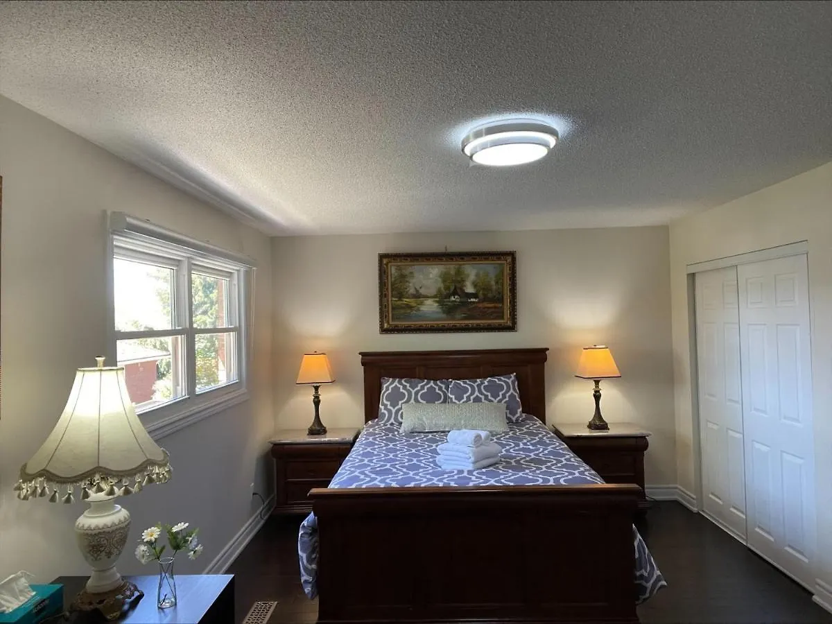 Appartement Btn Family-Style Bustling Area Self-Check-In So Fast Fiber Net Free Parking à Toronto 0*,  Canada